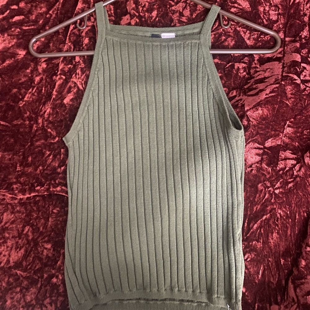 Cropped green tank